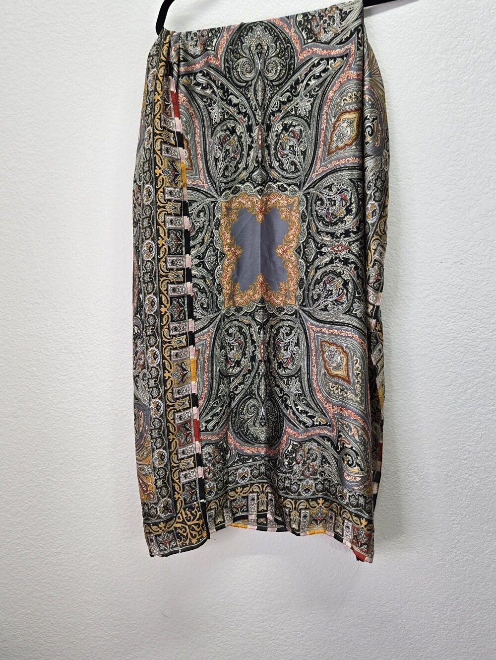 VTG Rectangle Scarf Silk Feeling Paisley Medallion Boho Shawl Wrap Cream Satin